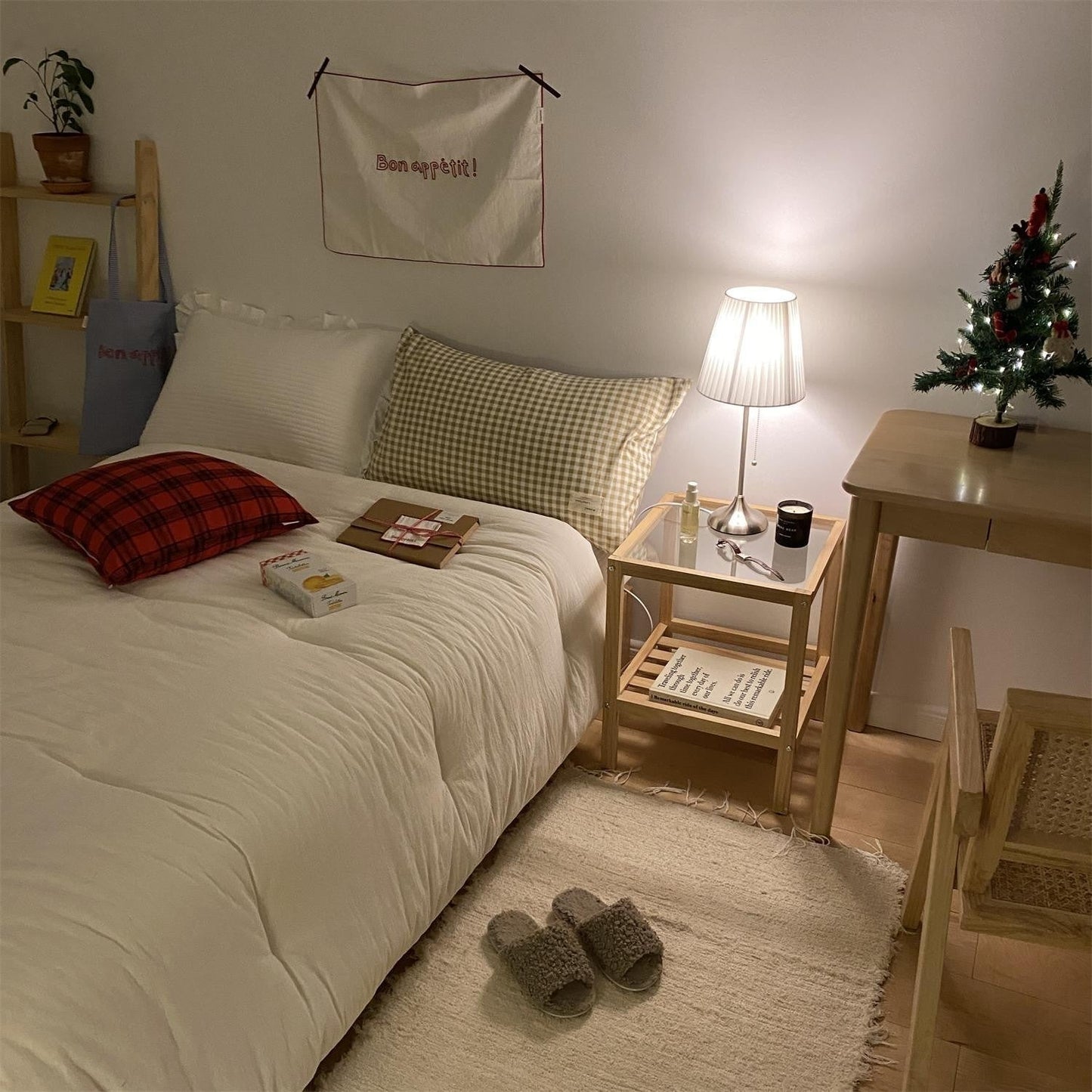 Arstid Classic Column Table Lamp