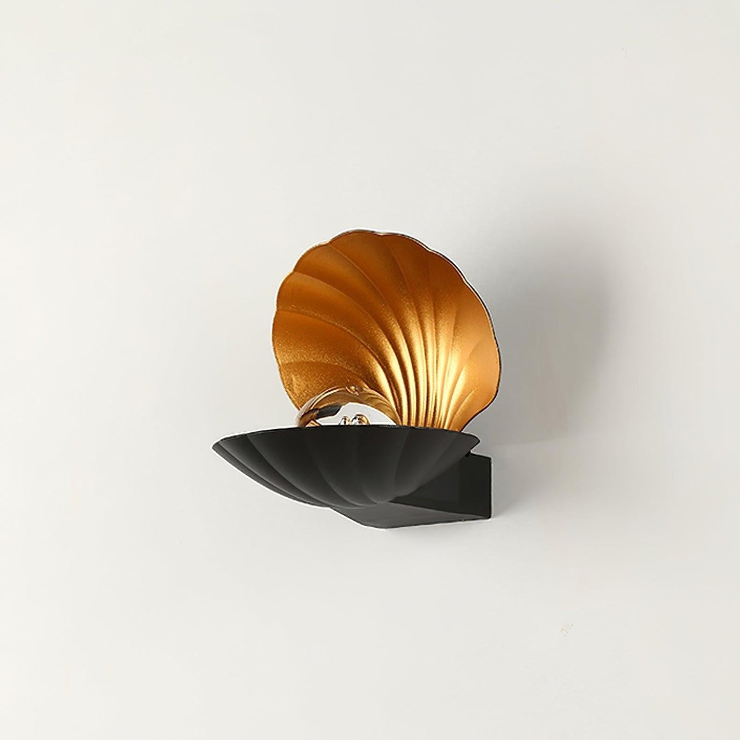 Pearl Shell Sculpted Wall Light
